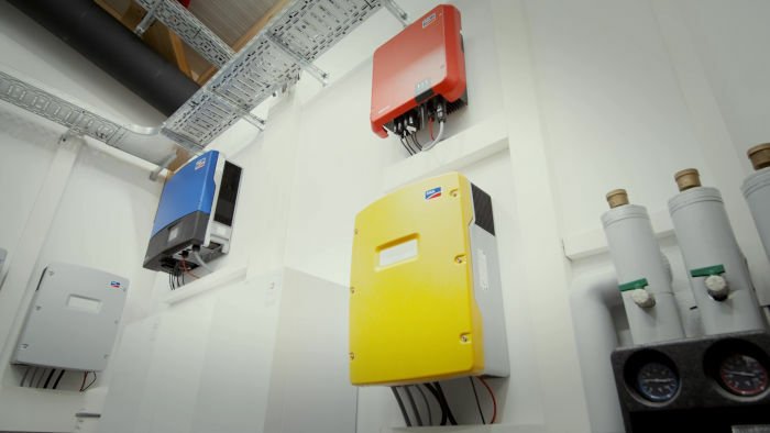 Climate-neutral self-sufficiency thanks to SMA Sunny Island