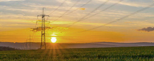 Warum Blindleistung wichtig ist - Mit innovativer Technologie zur Netzstabilität beitragen und Spannung halten.