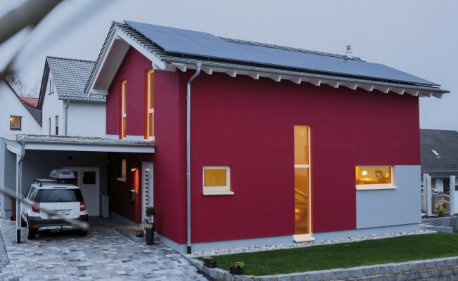 Weniger Stromkosten und CO2 dank eigener PV-Anlage