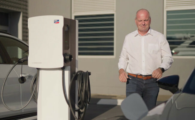 Erfahren Sie, wie Preusse mit der Investition in erneuerbare Energien auch die Zukunft seines Geschäfts sichert.